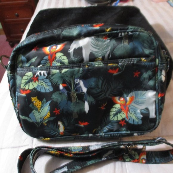 Lug Carousel Extra Large Crossbody Bag Black Animal Print - Picture 2 of 6